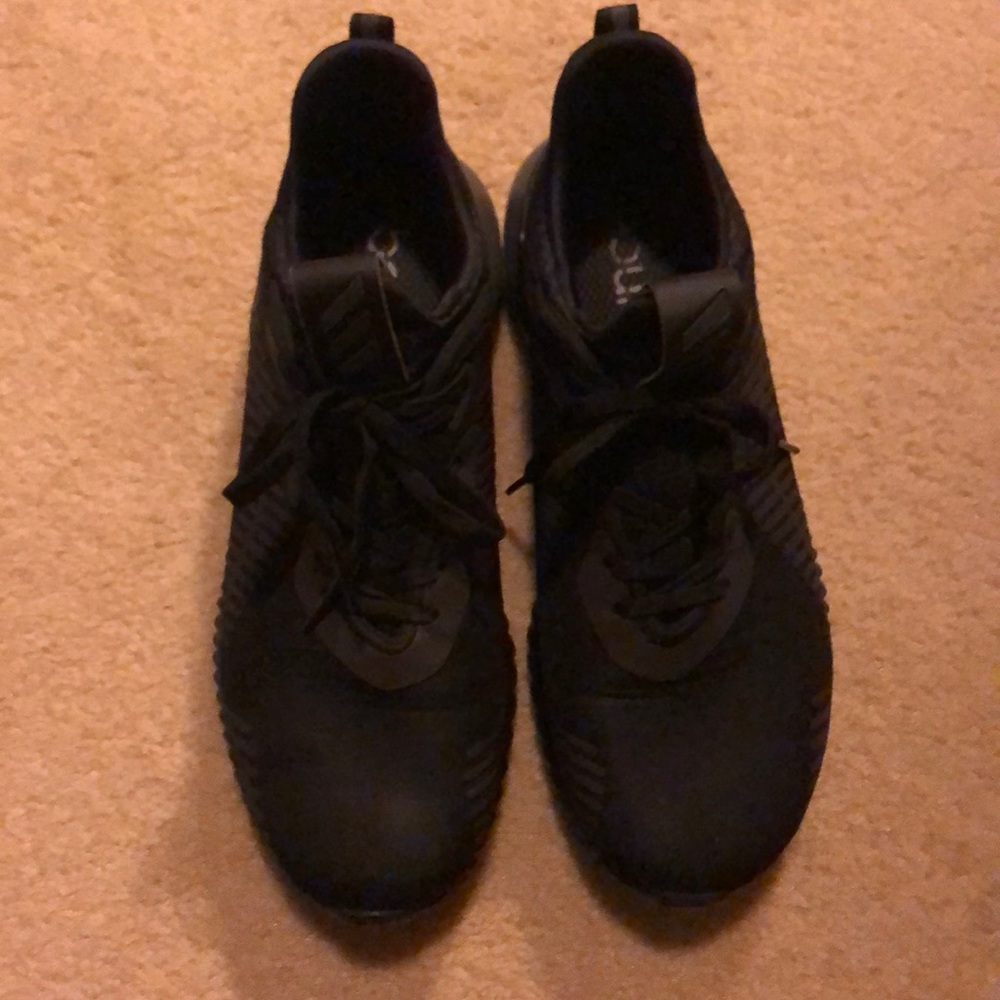 Adidas alpha bounce sneakers barely worn